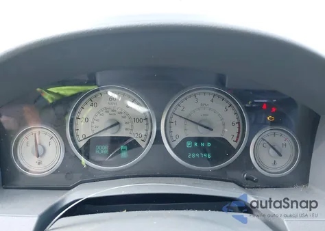 2010 Chrysler Town & Country Touring из США, поврежденный, VIN 2A4RR5D12AR305370